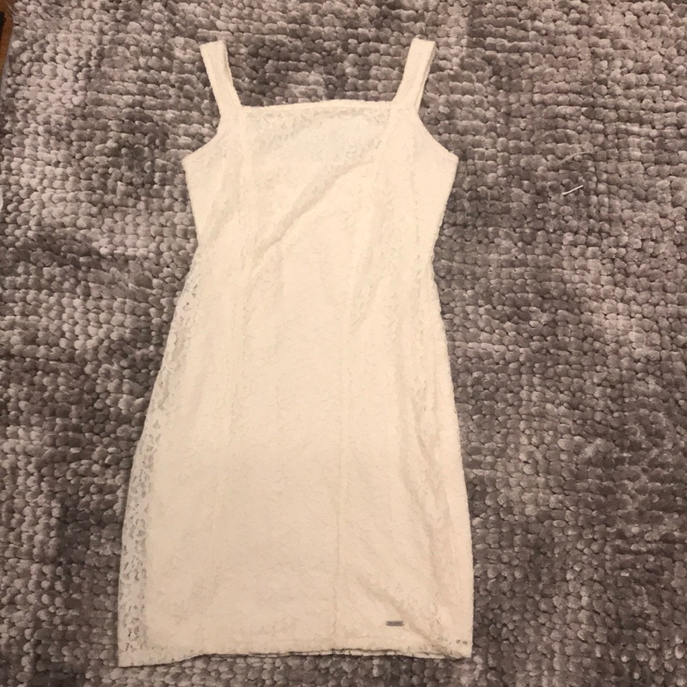 White lace bodycon dress